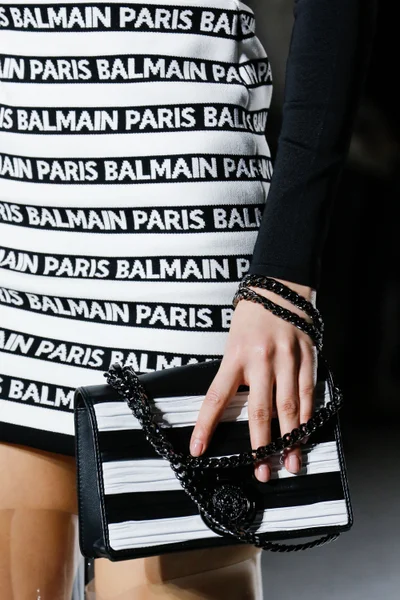 Look 57